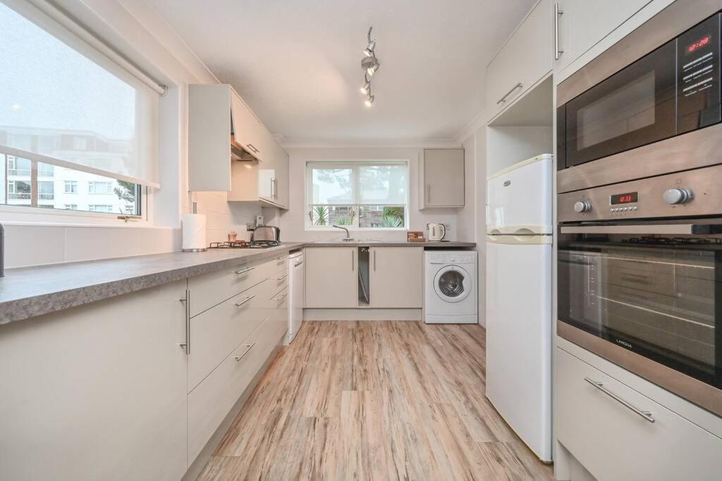 Apartment Superb Sandbanks Near And Bars With Free Parking *