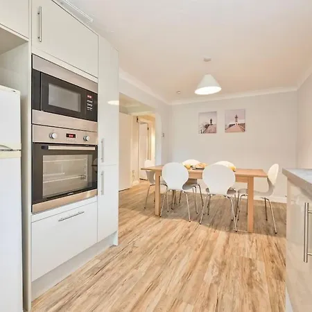 Superb Sandbanks Apartment Near Beach And Bars With Free Parking Poole Exterior photo
