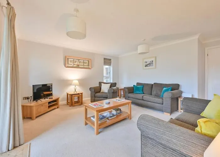 Superb Sandbanks Apartment Near Beach And Bars With Free Parking