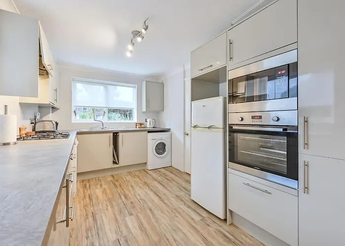 Superb Sandbanks Apartment Near Beach And Bars With Free Parking