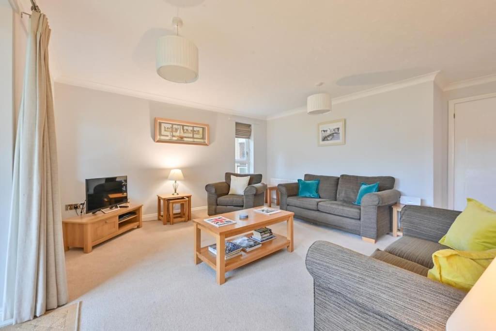 Apartment Superb Sandbanks Near And Bars With Free Parking *