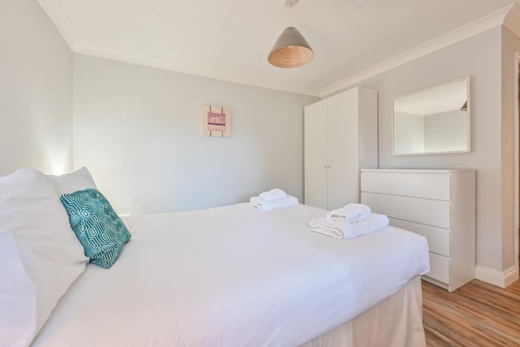 Apartment Superb Sandbanks Near And Bars With Free Parking