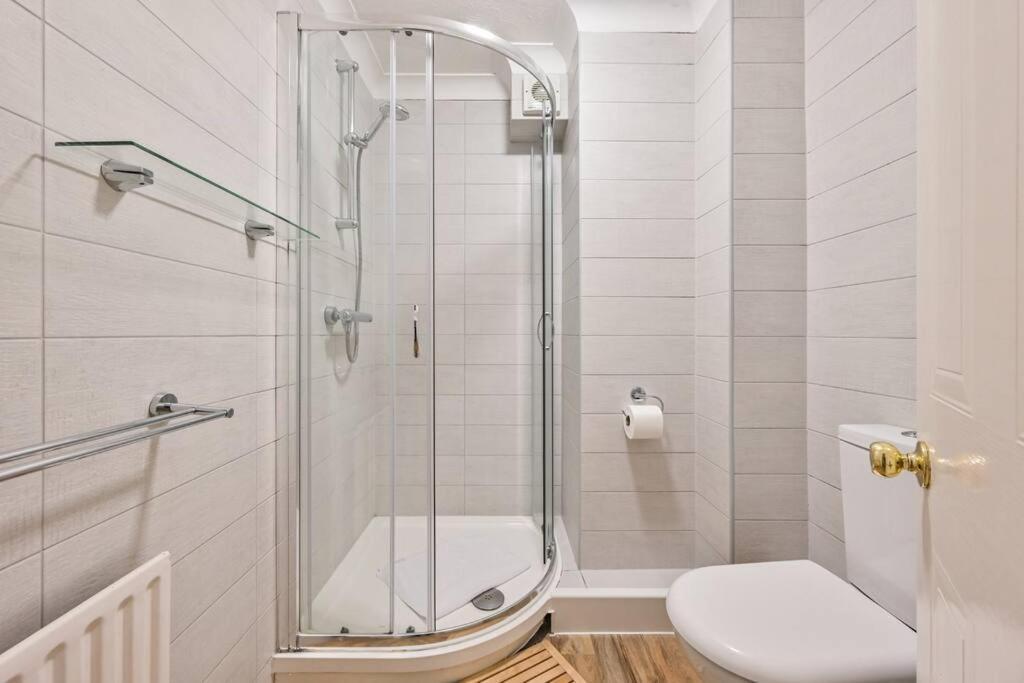 Superb Sandbanks Near And Bars With Free Parking Apartment Poole