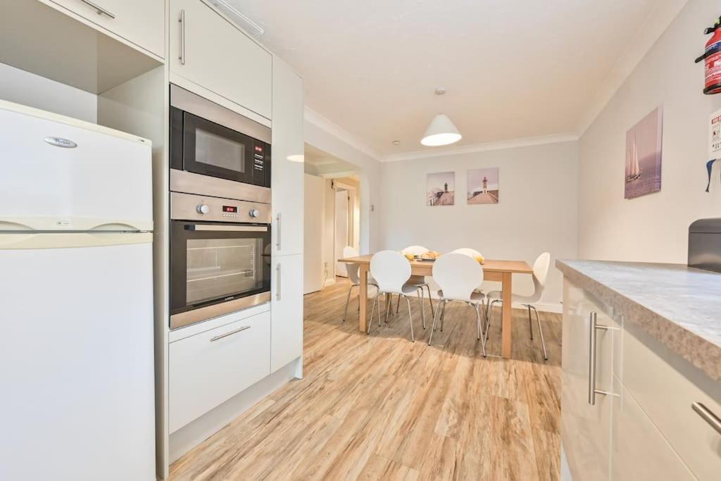 Apartment Superb Sandbanks Near And Bars With Free Parking Poole